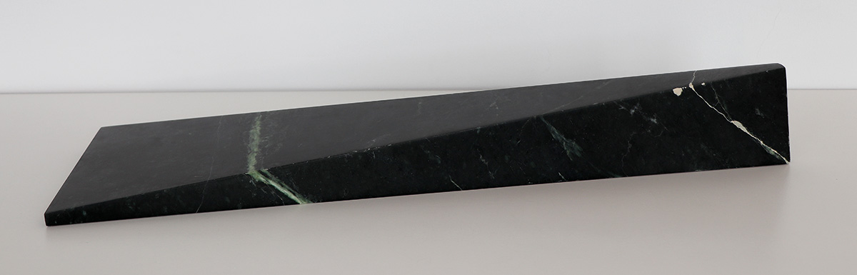 Neith, 200962 x 18 x 9 cm„Tauerngrün“ (serpentine from East Tyrol with light green shades) Neith, 200962 x 18 x 9 cm„Tauerngrün“ (serpentine from East Tyrol with light green shades)