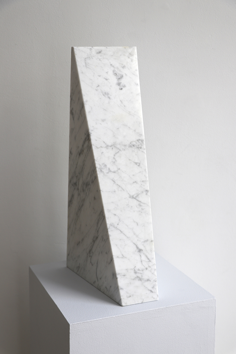 KA, 20058,3 x 25 / 15 x 50 cmCarrara marble KA, 20058,3 x 25 / 15 x 50 cmCarrara marble