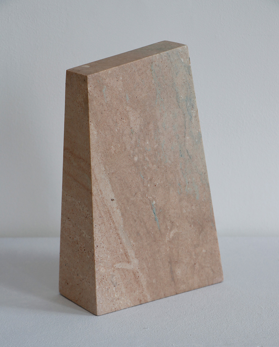 PHARAO, 200510 x 21 x 32,5 cmSalzburger marble PHARAO, 200510 x 21 x 32,5 cmSalzburger marble