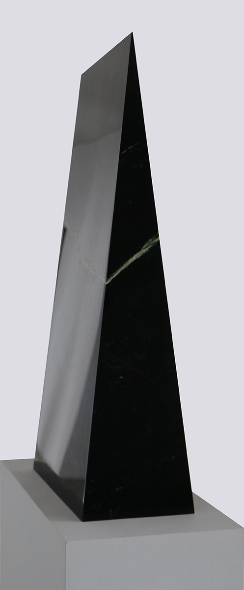 Niketa, 200280,3/77 x 19,7/19,5 x 39,9 cm„Tauerngrün“ (serpentinite from East Tyrol with light green shades) Niketa, 200280,3/77 x 19,7/19,5 x 39,9 cm„Tauerngrün“ (serpentinite from East Tyrol with light green shades)