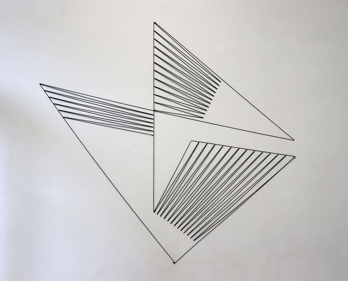 L-TENSION, 2024, 340 x 340 cm; in situ Arbeit (Elastomere)