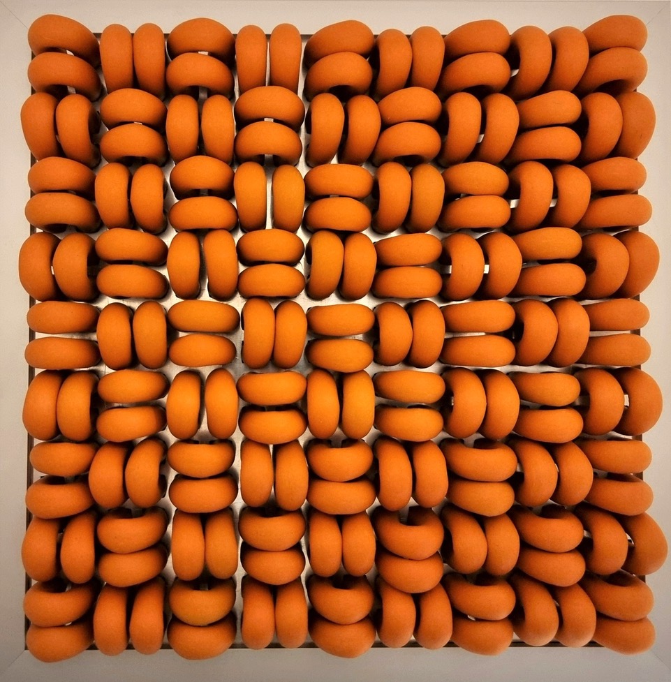 5 Farben (Orange), 202230 x 30 x 5,5 cmAluminium, elastomere Rundschnüre