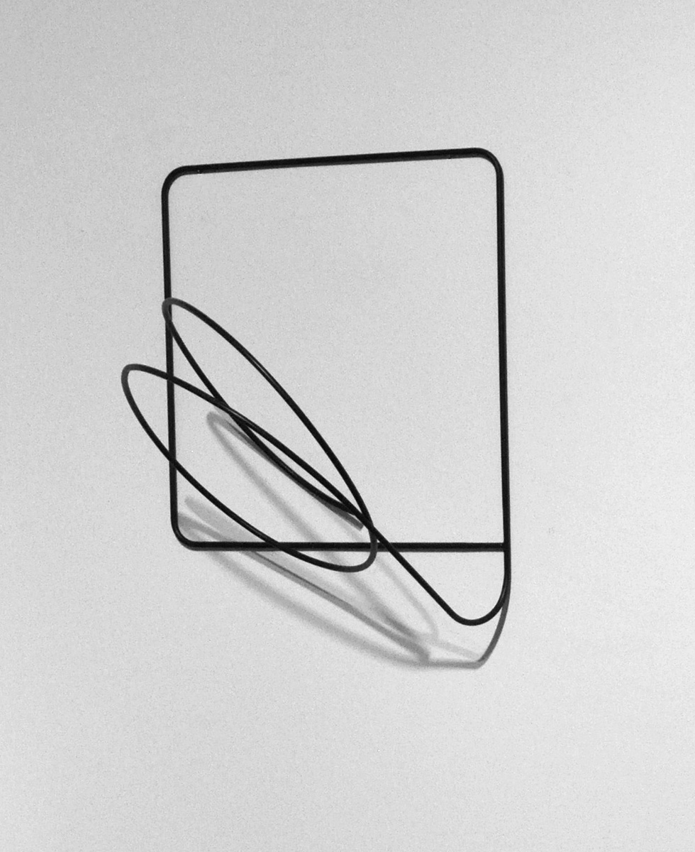 LOOP I, 201450 x 60 x 40 cmRound steel, lacquered