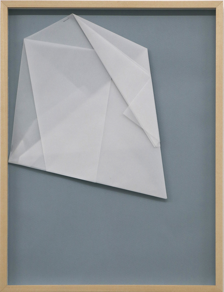 Pliage blanc 2, 202040 x 30 cm in 41,7 x 31,7 cmCollage, Papierfaltung auf Papier; gerahmt in Museumsglas