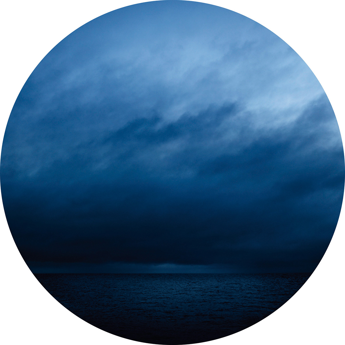 Heaven and Hope 01, 2016ø = 70 cmPhotography, ChromaLuxe metal print, aluminium metallic;Edition: 3 + EA 2 Heaven and Hope 01, 2016ø = 70 cmPhotography, ChromaLuxe metal print, aluminium metallic;Edition: 3 + EA 2