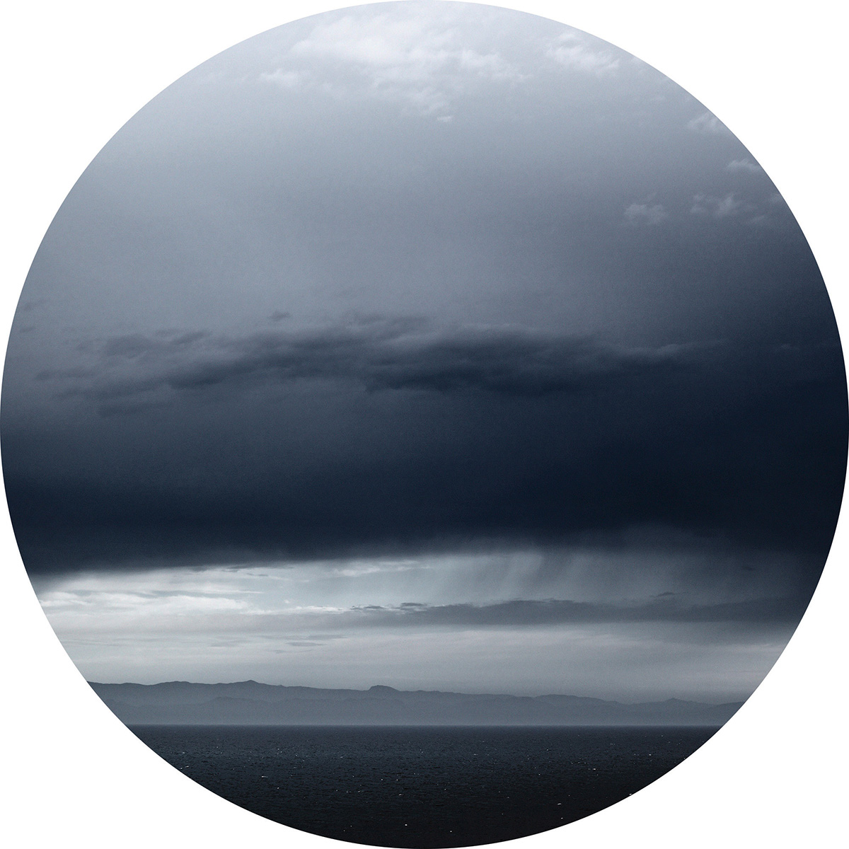 Heaven and Hope 07, 2016ø = 70 cmPhotography, ChromaLuxe metal print, aluminium metallic;Edition: 3 + EA 2 Heaven and Hope 07, 2016ø = 70 cmPhotography, ChromaLuxe metal print, aluminium metallic;Edition: 3 + EA 2