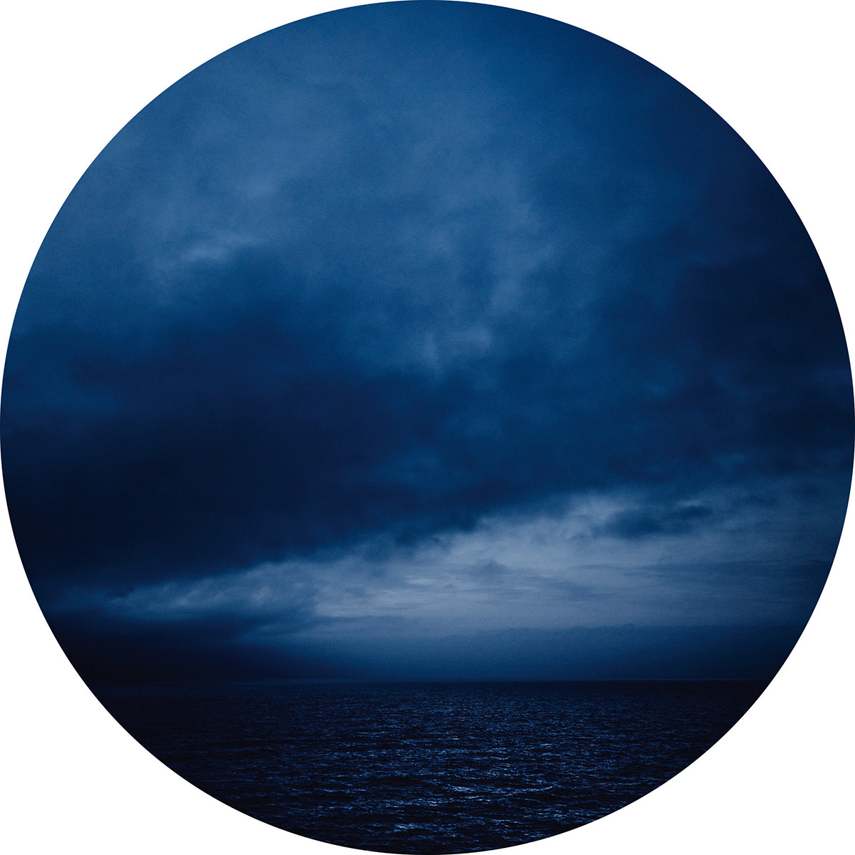 Heaven and Hope 09, 2016ø = 50 cmPhotography, ChromaLuxe metal print, aluminium metallic;Edition: 3 + EA 2 Heaven and Hope 09, 2016ø = 50 cmPhotography, ChromaLuxe metal print, aluminium metallic;Edition: 3 + EA 2