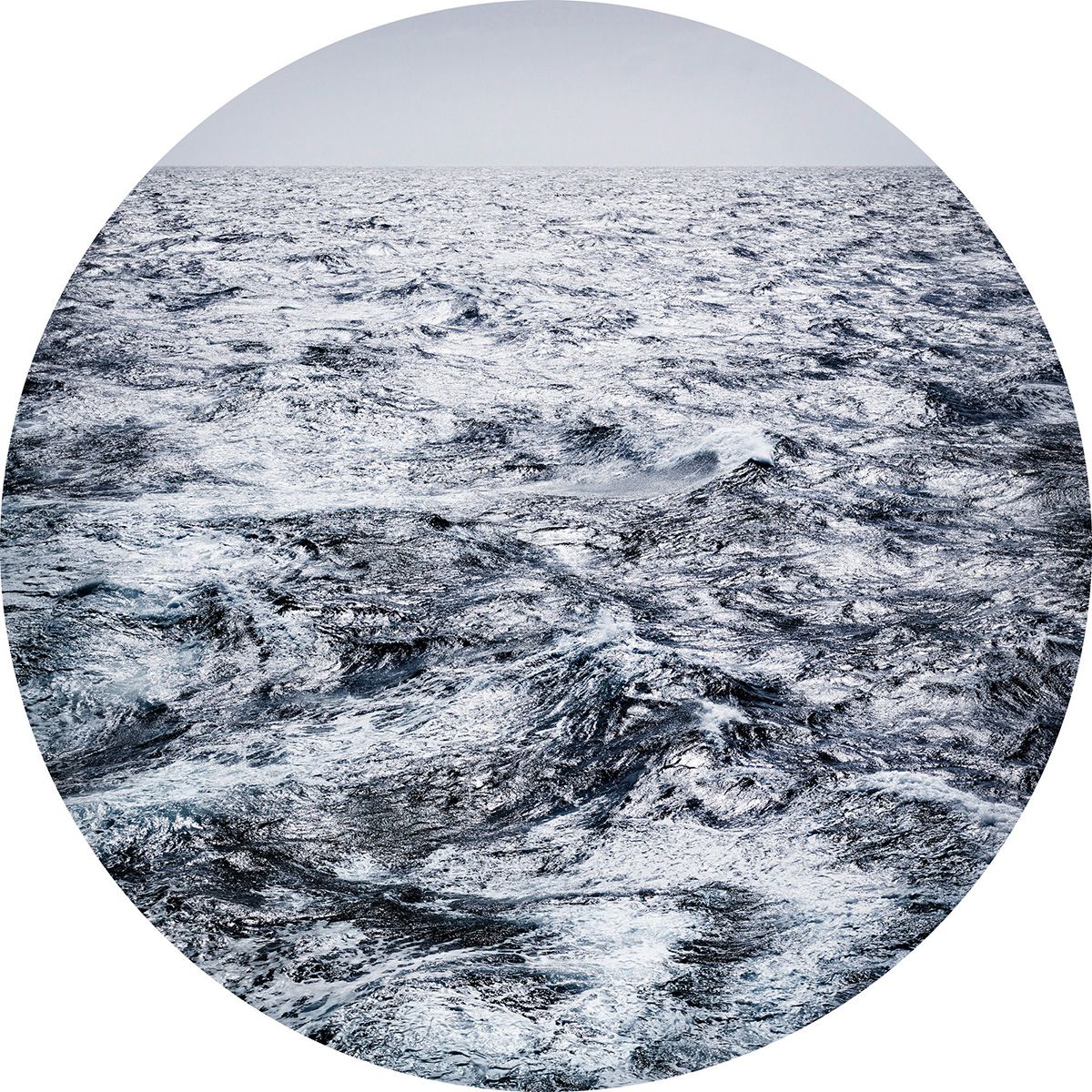 Heaven and Hope 15, 2016ø = 50 cmPhotography, ChromaLuxe metal print, aluminium metallic;Edition: 3 + EA 2 Heaven and Hope 15, 2016ø = 50 cmPhotography, ChromaLuxe metal print, aluminium metallic;Edition: 3 + EA 2