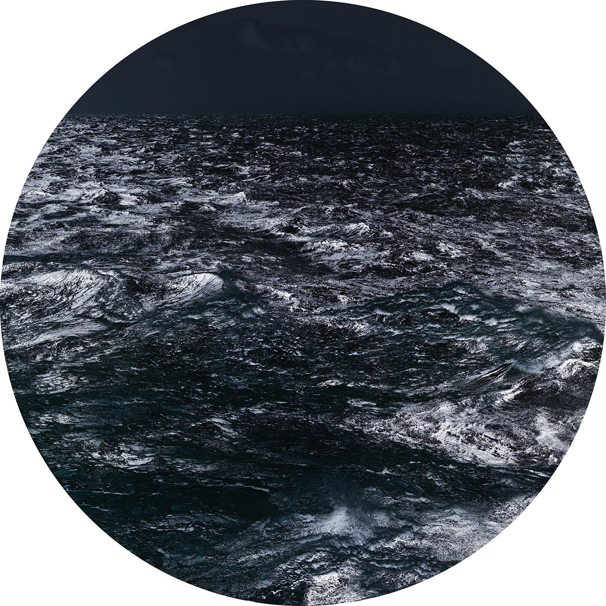 Heaven and Hope 20, 2016ø = 50 cmPhotography, ChromaLuxe metal print, aluminium metallic;Edition: 3 + EA 2 Heaven and Hope 20, 2016ø = 50 cmPhotography, ChromaLuxe metal print, aluminium metallic;Edition: 3 + EA 2
