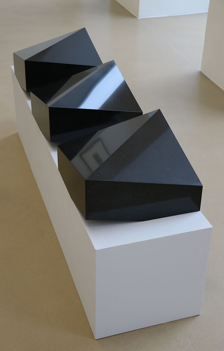 Raum-Zeit-Sequenz, 3 pieces, 1990/199140 x 40 x 20 cm to 40 x 30 x 20 cmGranite