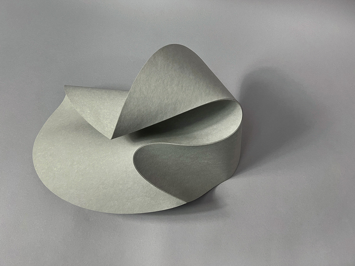 Elliptische Einfalt mit Einfachverdrehung 03, 202343 x 31 x 22 cmVulcanized paper, greyEdition: 1/3