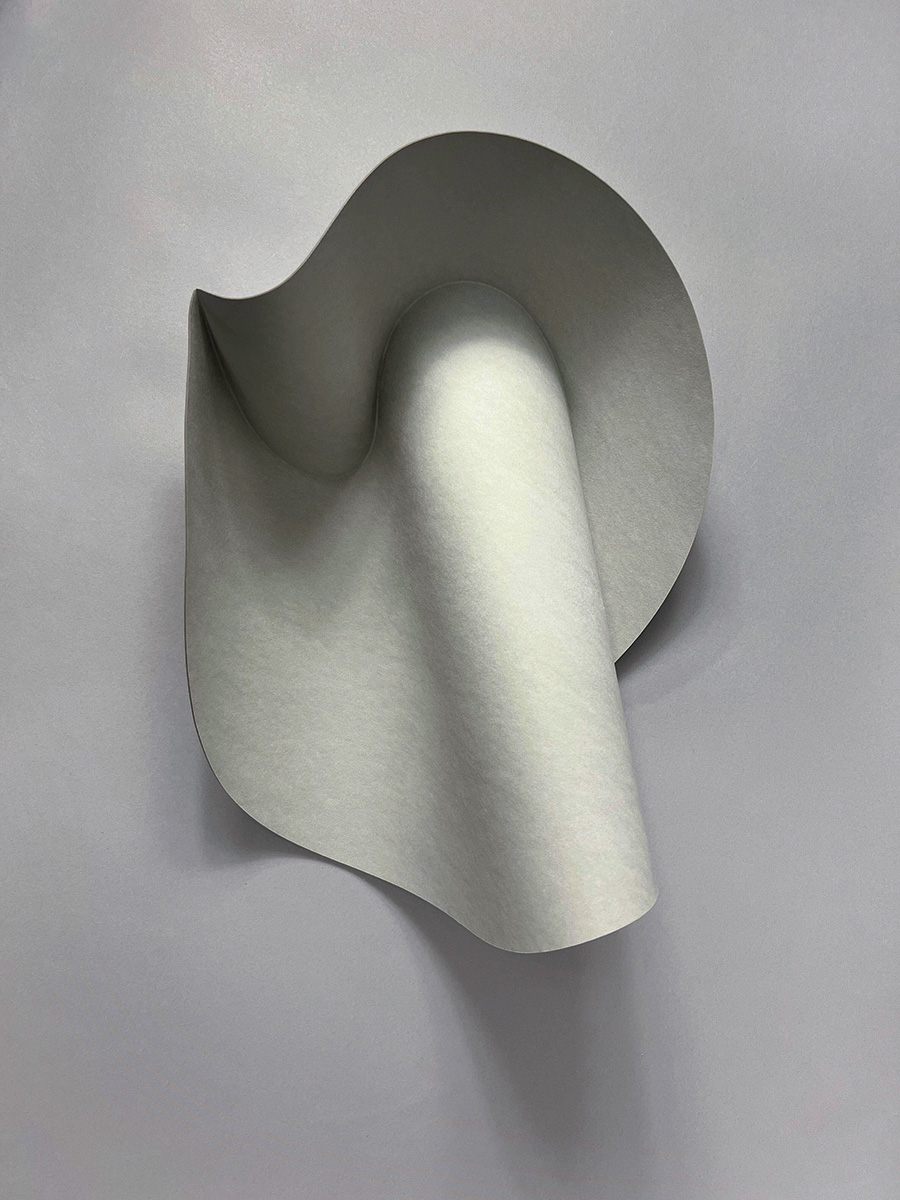 Elliptische Einfalt mit Einfachverdrehung 05, 202341 x 23 x 15 cmvulcanised cellulose, grey Elliptische Einfalt mit Einfachverdrehung 05, 202341 x 23 x 15 cmvulcanised cellulose, grey