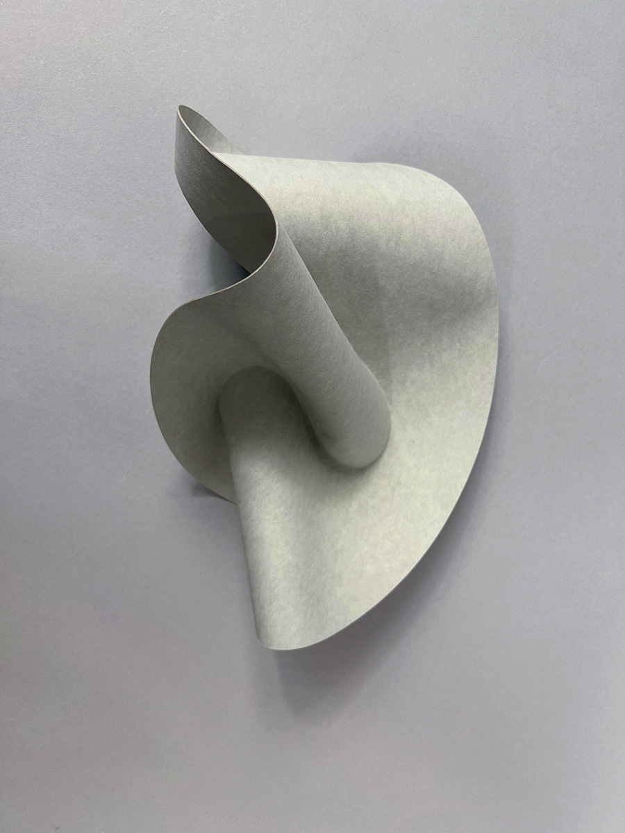 Elliptische Einfalt mit Doppelverdrehung 02, 201930 x 24 x 17 cmVulcanized paper, greyEdition: 1/3