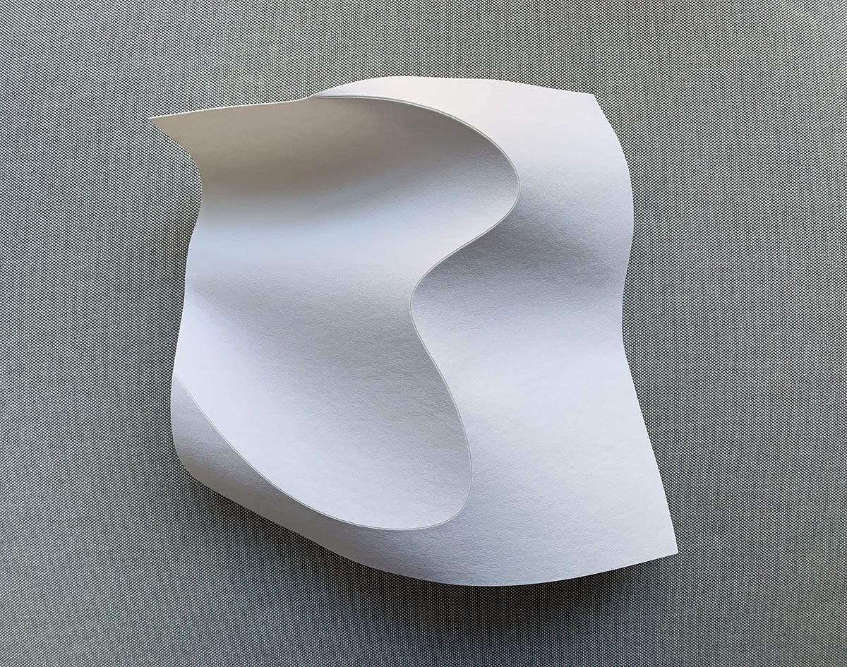 Quadratische Einfalt mit Doppelverdrehung 01, 202426,5 x 28 x 9 cmvulcanised cellulos, white Quadratische Einfalt mit Doppelverdrehung 01, 202426,5 x 28 x 9 cmvulcanised cellulos, white