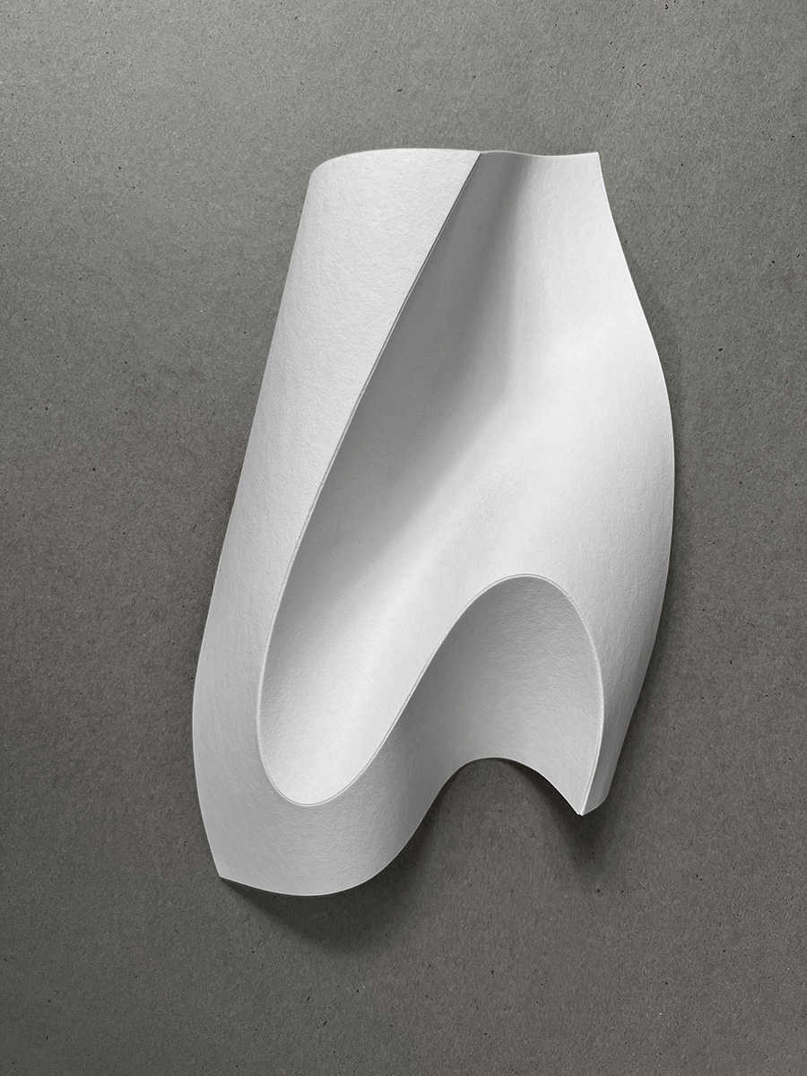 Rechteckige Einfalt mit Einfachverdrehung 01, 202328 x 19 x 8 cmvulcanised cellulos, whiteEdition: 1/3 Rechteckige Einfalt mit Einfachverdrehung 01, 202328 x 19 x 8 cmvulcanised cellulos, whiteEdition: 1/3