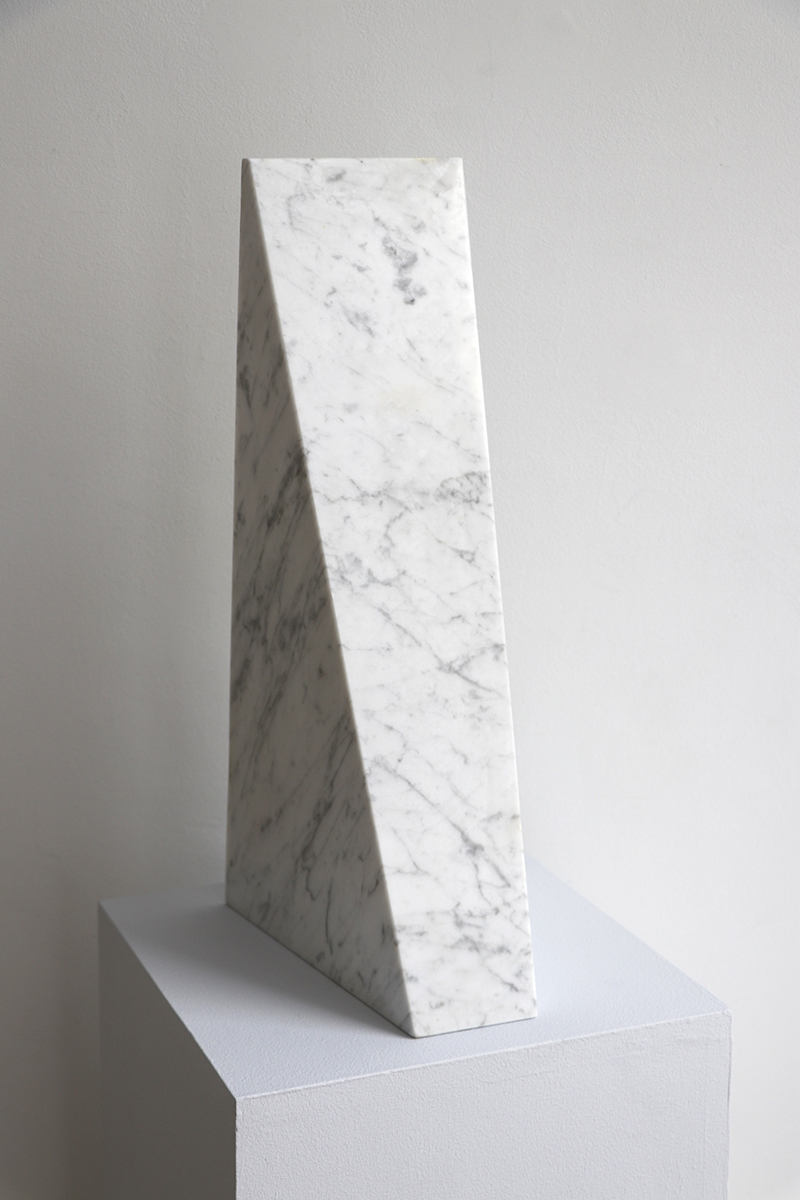 KA, 20058,3 x 25 / 15 x 50 cmCarrara marble