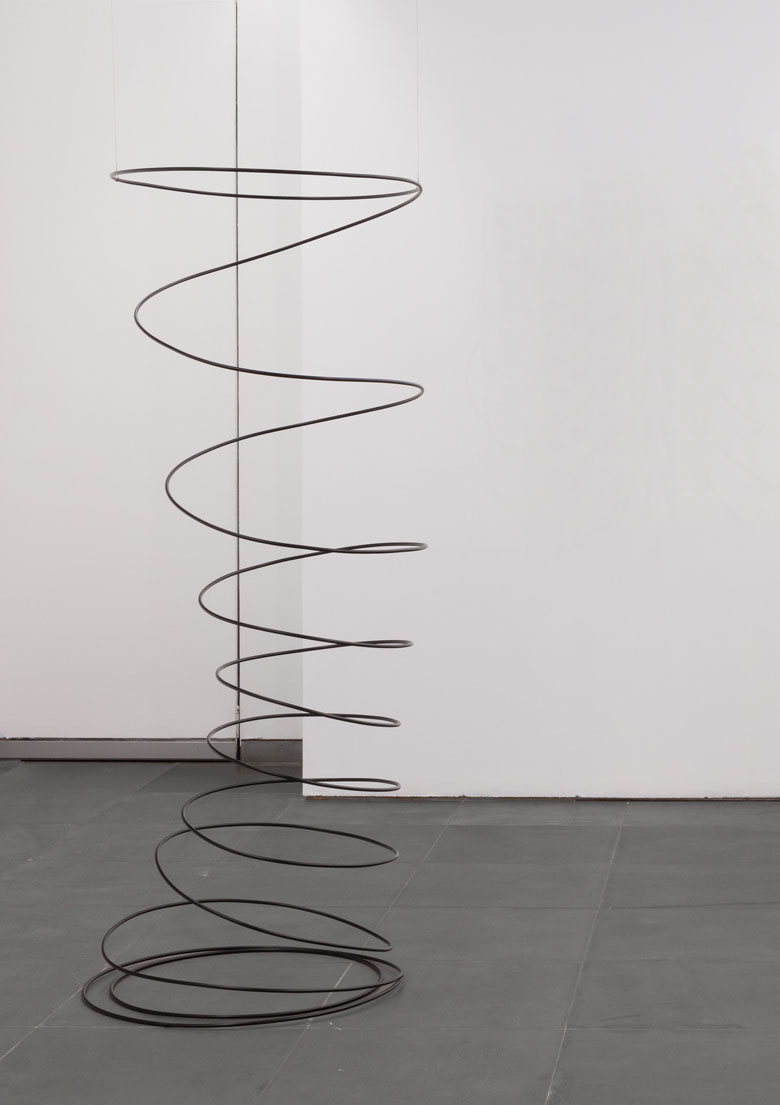 FEDER 2, 202668 x 72 x 102 cm;Rundstahl, pulverbeschichtet (schwarz)