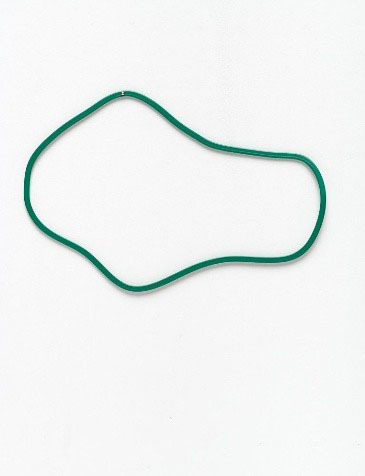 Gummiringerl (grün), 2024, 33 x 33,9 x 0,5 cm; Stahl, pulverbeschichtet