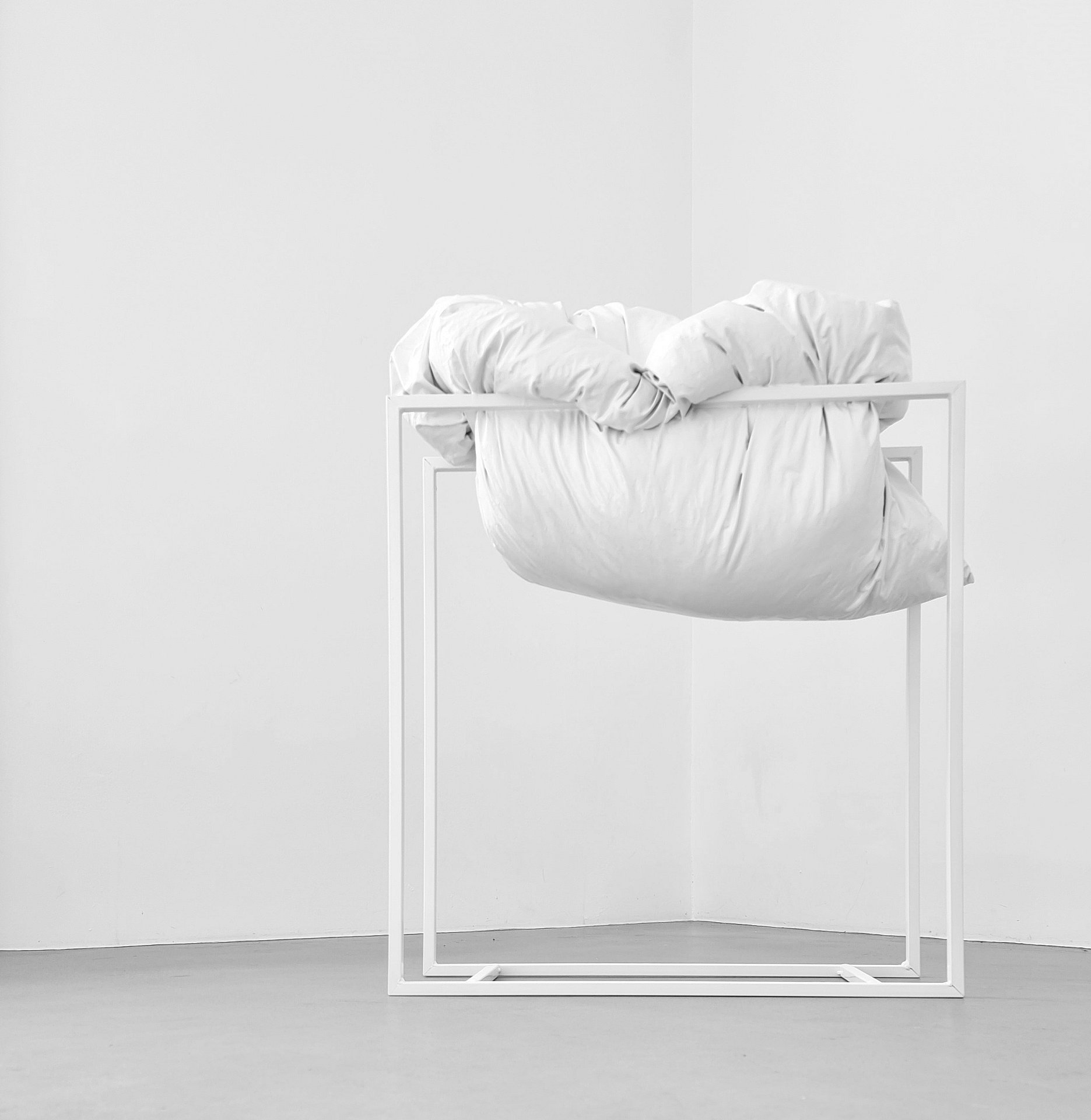 White pillow III, 202177 x 60 x 40 cmMixed media