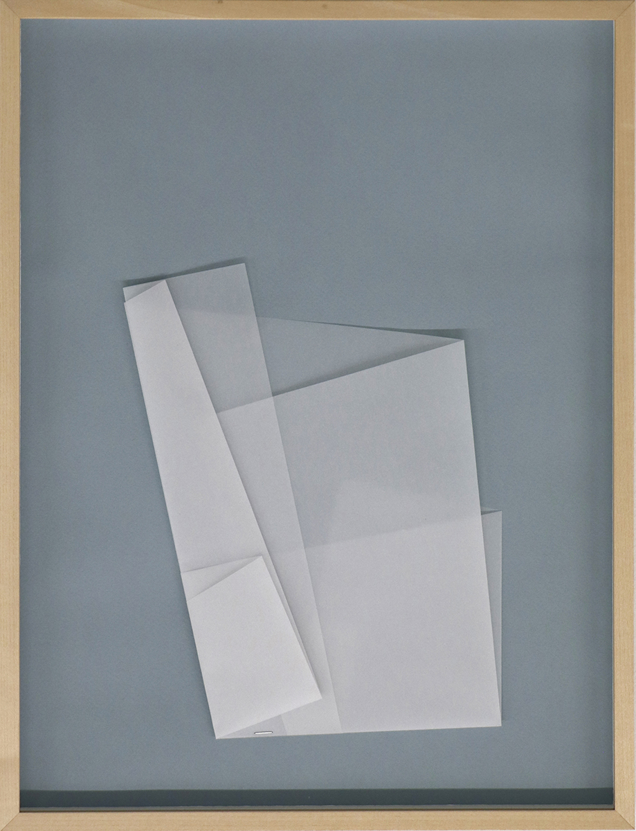 Pliage blanc 1, 202040 x 30 cm in 41,7 x 31,7 cmCollage, Papierfaltung auf Papier; gerahmt in Museumsglas