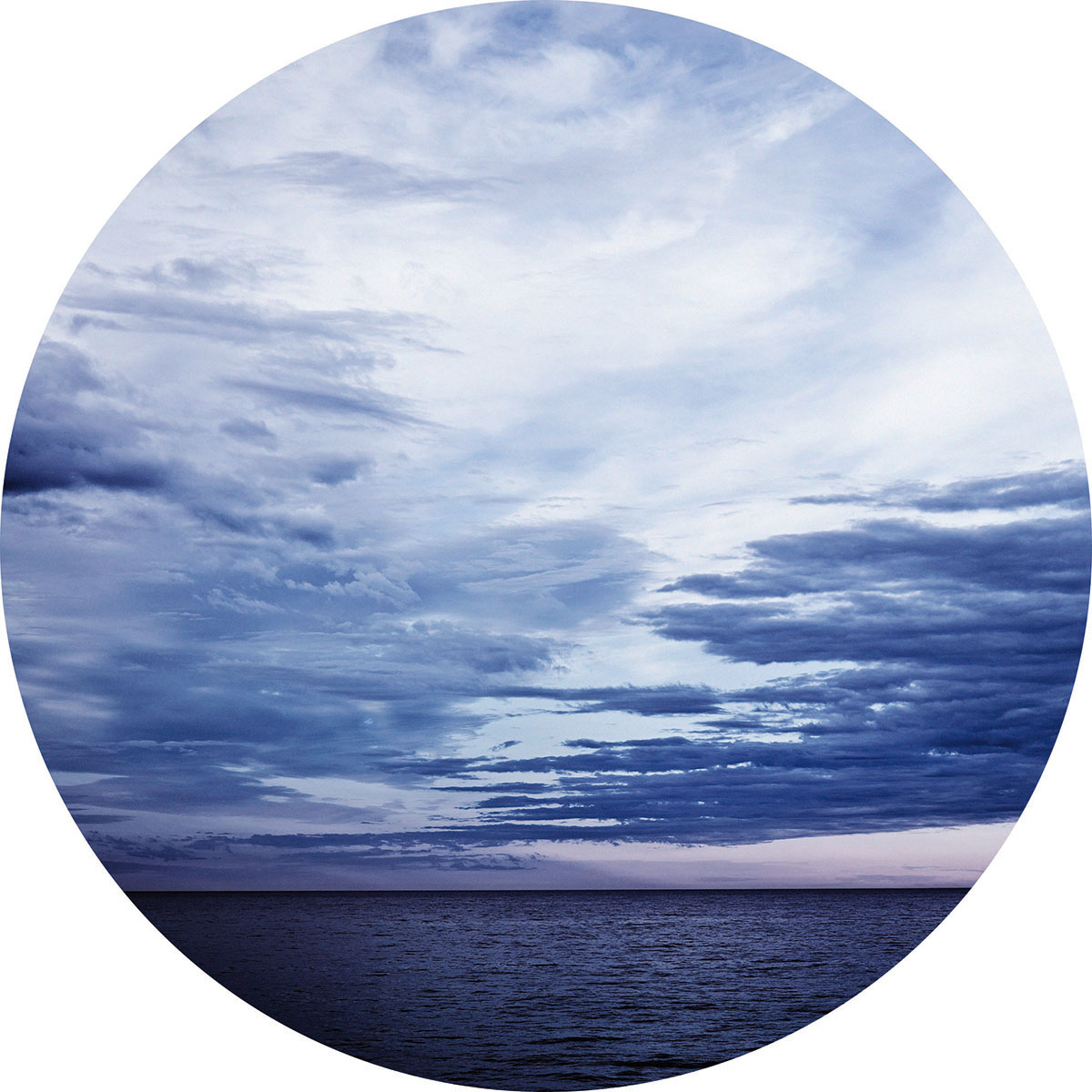 Heaven and Hope 04, 2016ø = 70 cmPhotography, ChromaLuxe metal print, aluminium metallic;Edition: 3 + EA 2