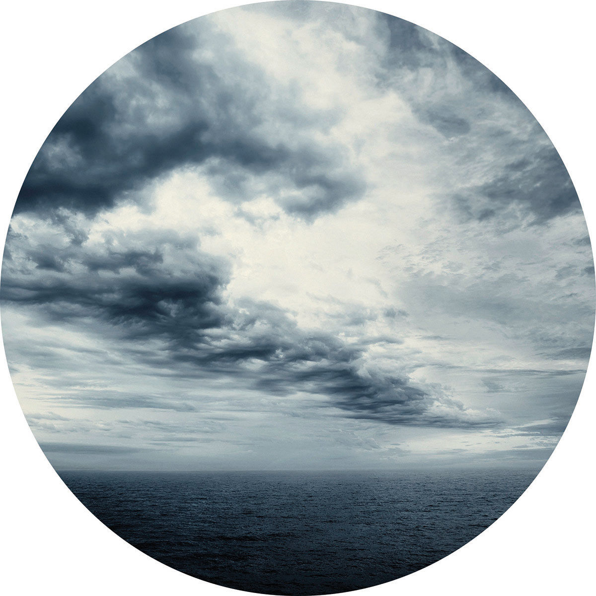 Heaven and Hope 17, 2016ø = 70 cmPhotography, ChromaLuxe metal print, aluminium metallic;Edition: 3 + EA