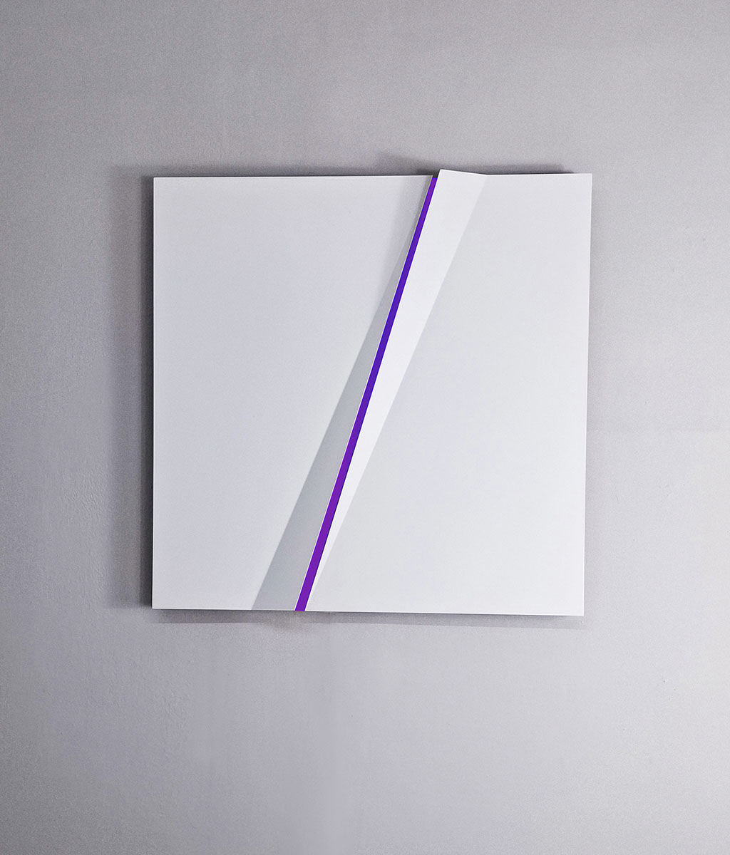 Öffnung Schräg violettblau, 202562,5 x 62,5 x 5,5 cmaluminum, acrylic lacquer